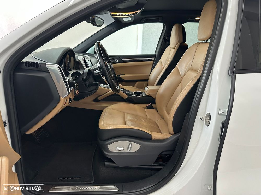 Porsche Cayenne Tiptronic S - 14