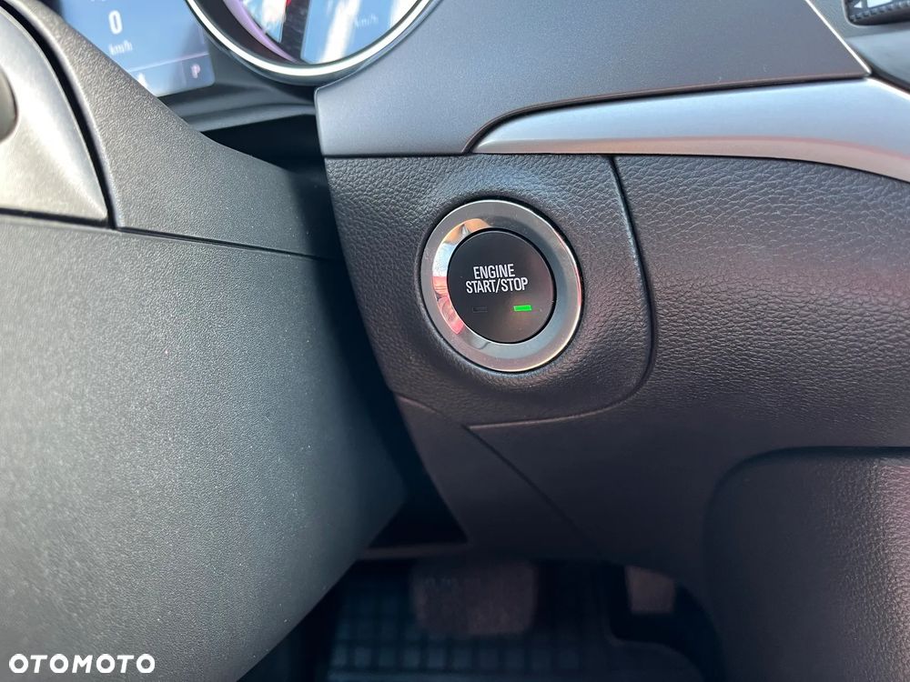 Opel Astra 1.4 T Enjoy S&S - 12