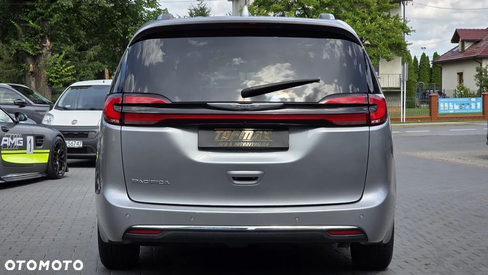 Chrysler Pacifica - 5