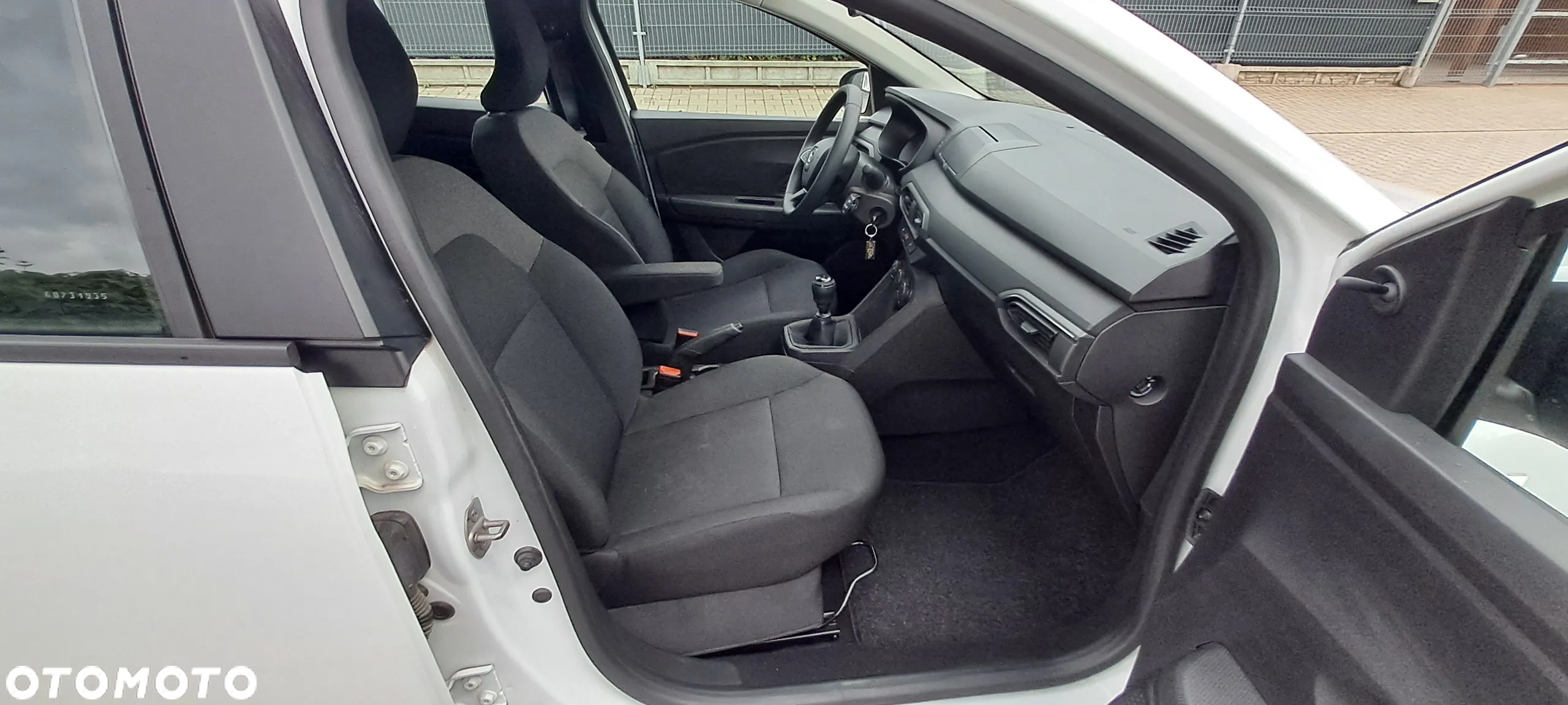 Dacia Sandero SCe 65 Essential - 9