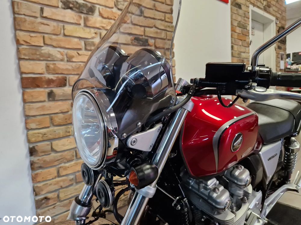 Honda CB - 12
