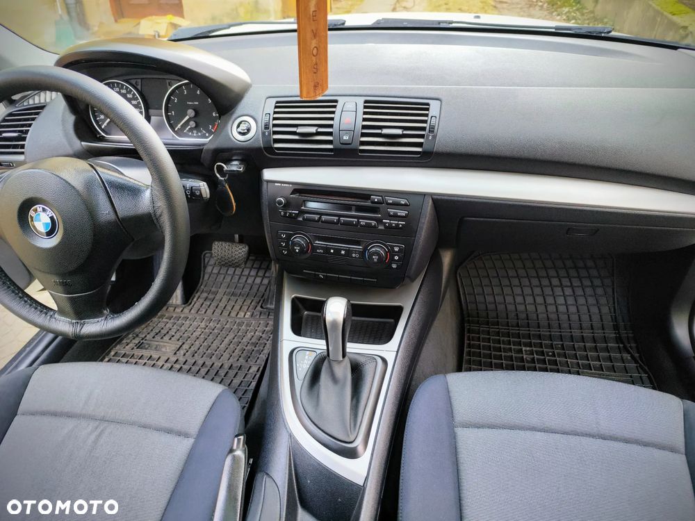 BMW Seria 1 120i - 11