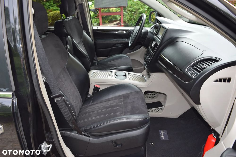 Lancia Voyager 2.8 Multijet 16v Platinum - 12
