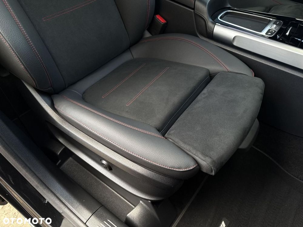 Mercedes-Benz GLB - 24