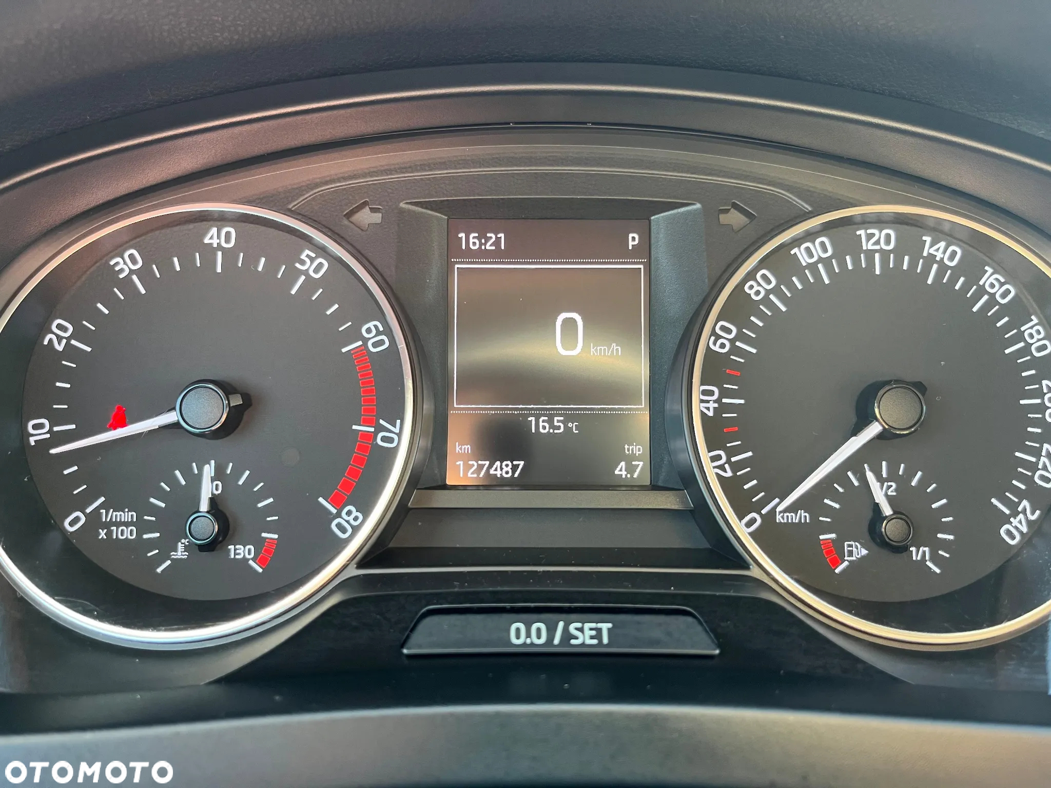 Skoda RAPID 1.4 TSI Style DSG - 10