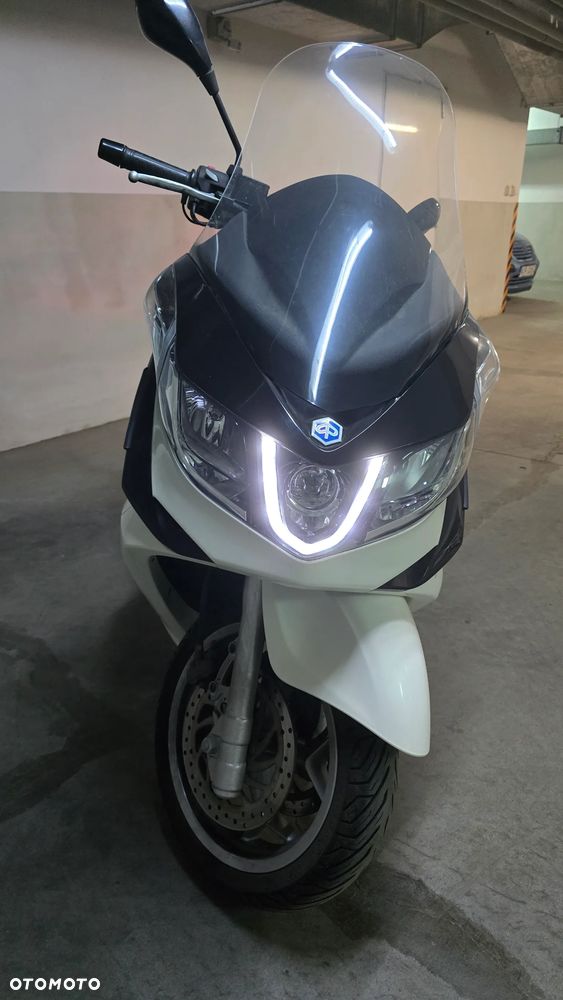 Piaggio X10