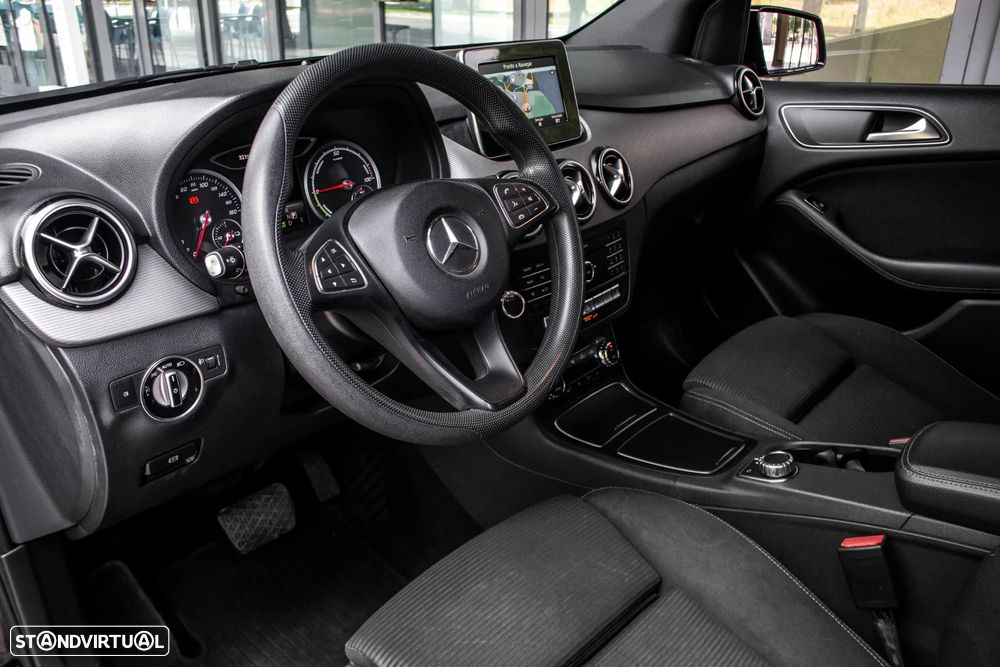 Mercedes-Benz B 250 e Electric Drive - 25