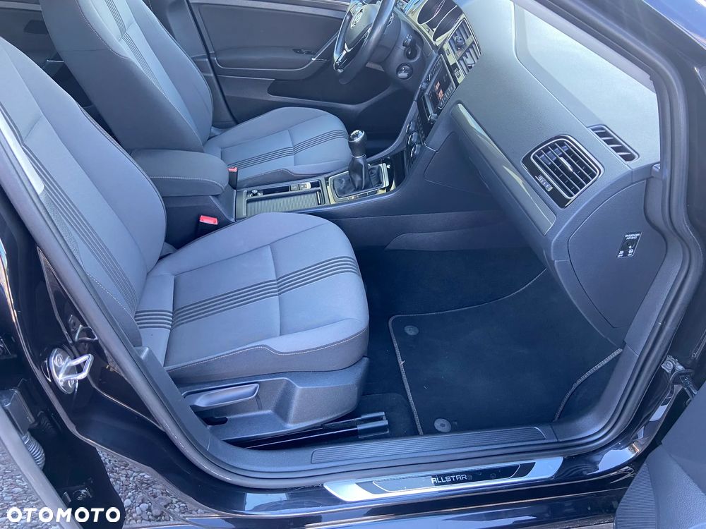 Volkswagen Golf 1.6 TDI BlueMotion Technology Allstar - 25