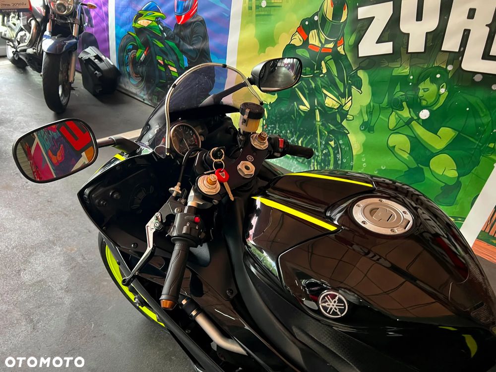 Yamaha R6 - 22
