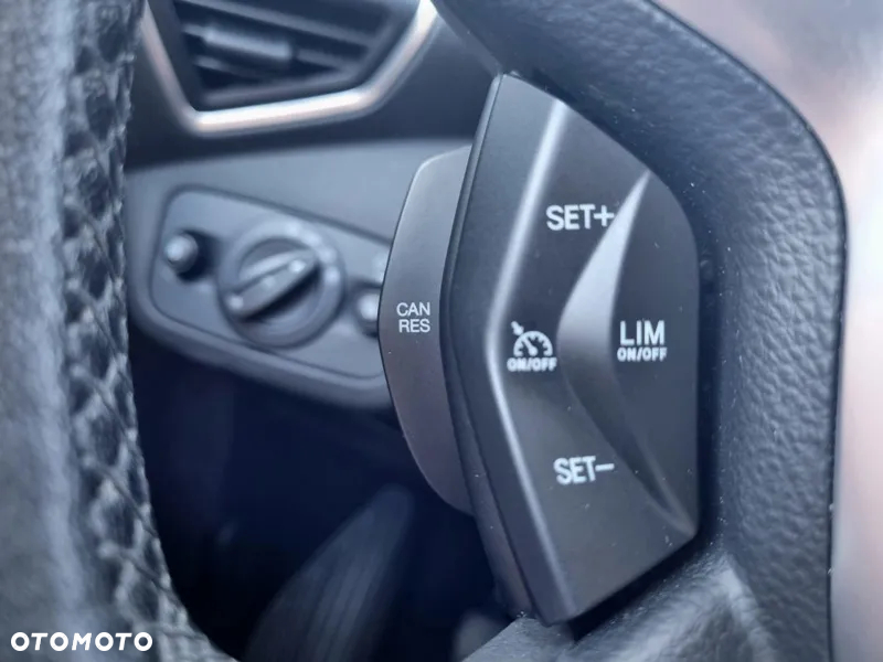 Ford Kuga 2.0 TDCi 2x4 Titanium - 22