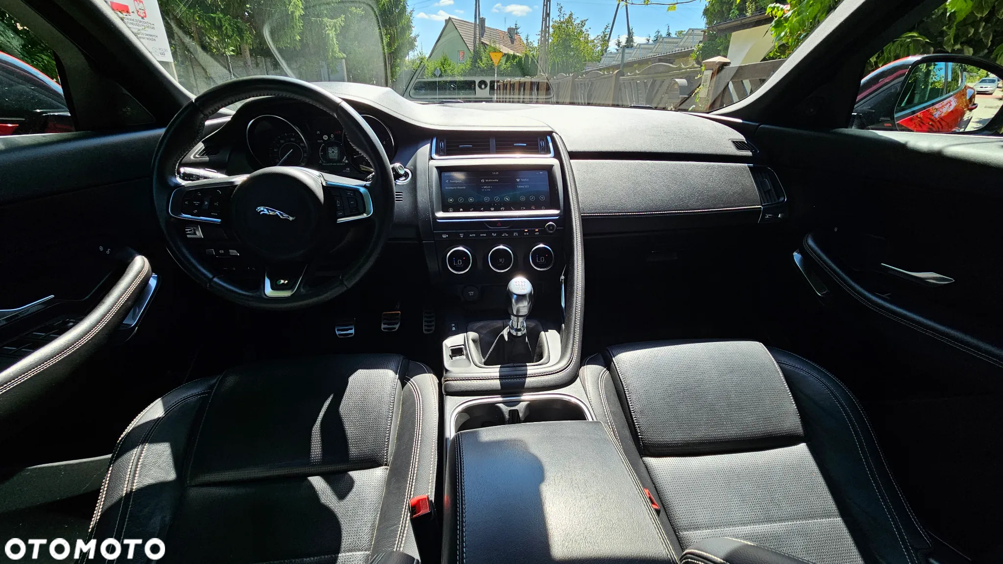 Jaguar E-Pace 2.0 i4D FWD R-Dynamic S - 18
