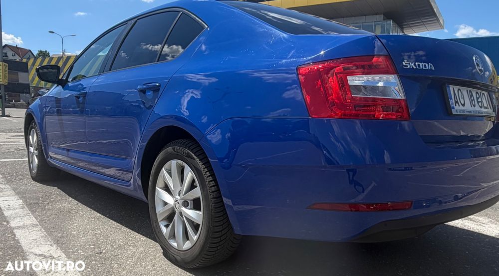 Skoda Octavia 1.6 TDI DSG Style - 4