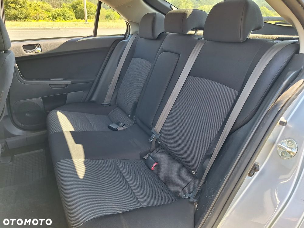 Mitsubishi Lancer 1.8 Intense - 23
