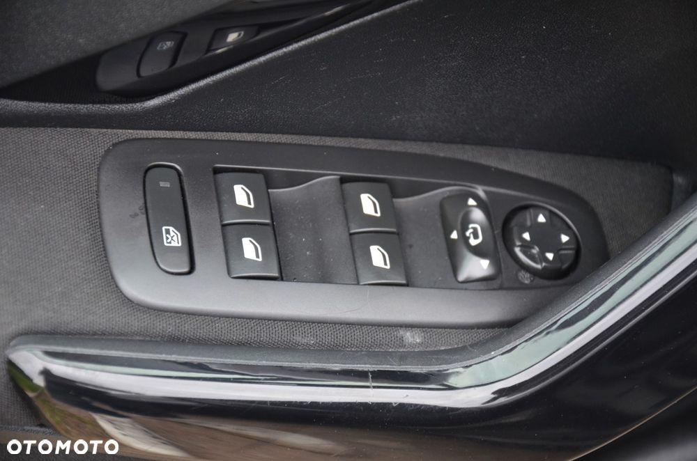 Peugeot 208 PureTech 110 Stop & Start EAT6 Allure - 24