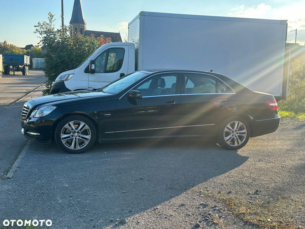 Mercedes-Benz Klasa E 250 CGI BlueEFFICIENCY Automatik Avantgarde - 2