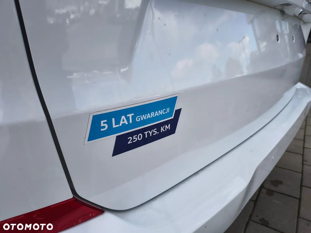 Volkswagen Caravelle - 12