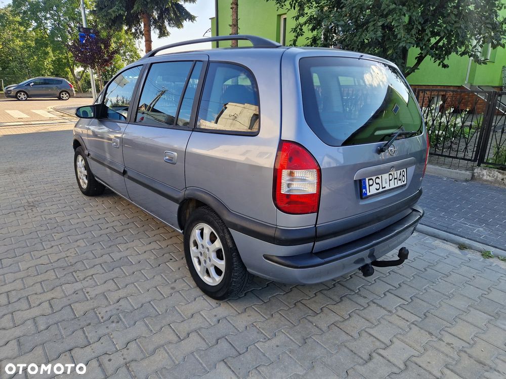 Opel Zafira 1.8 16V Comfort - 2