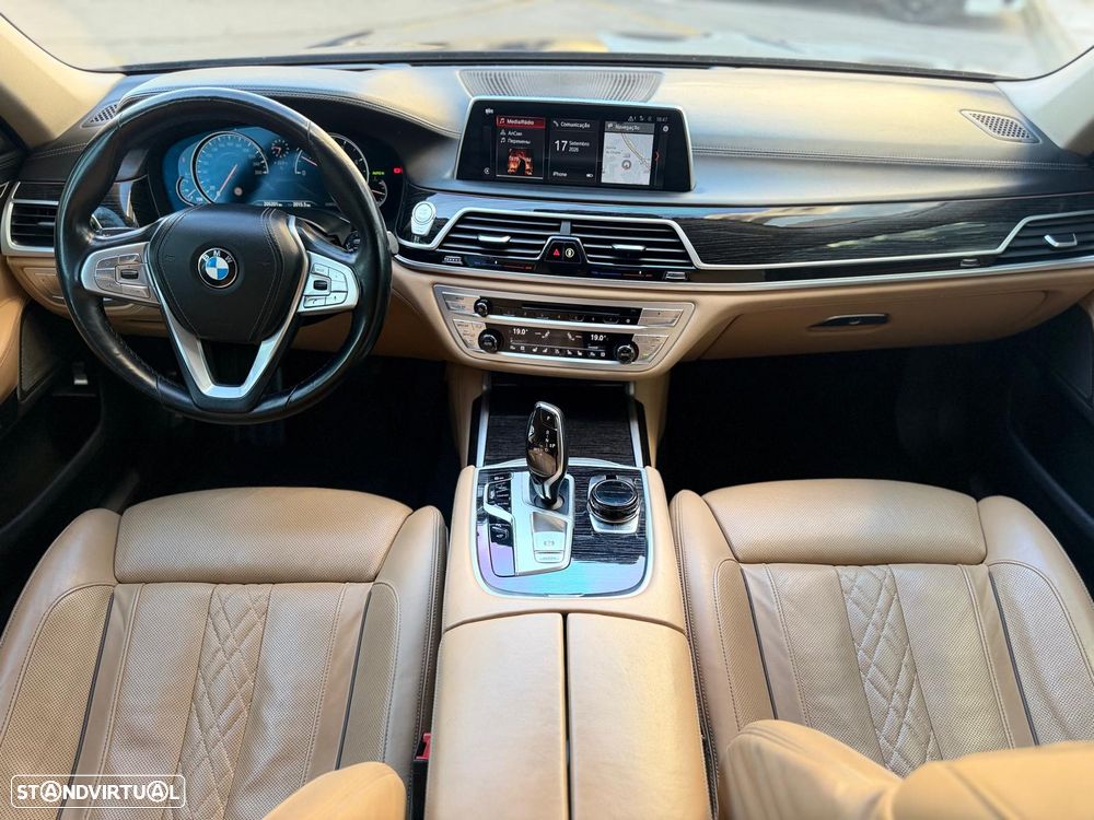 BMW 750 d xDrive Pack M - 39
