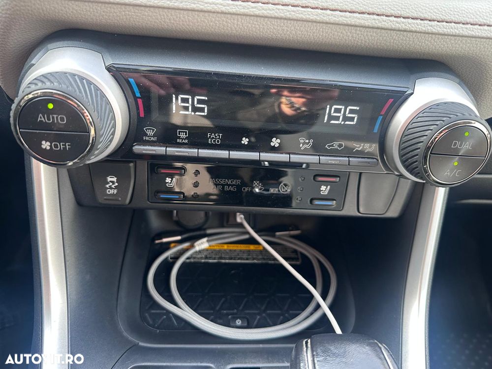 Toyota RAV4 2.5 VVT-iE 4x4 Luxury Premium - 6