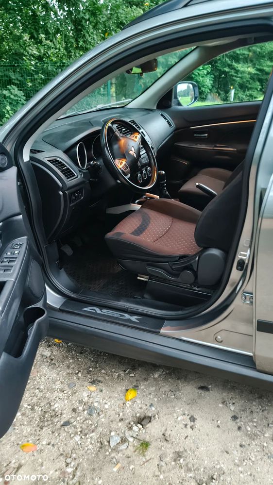 Mitsubishi ASX - 8