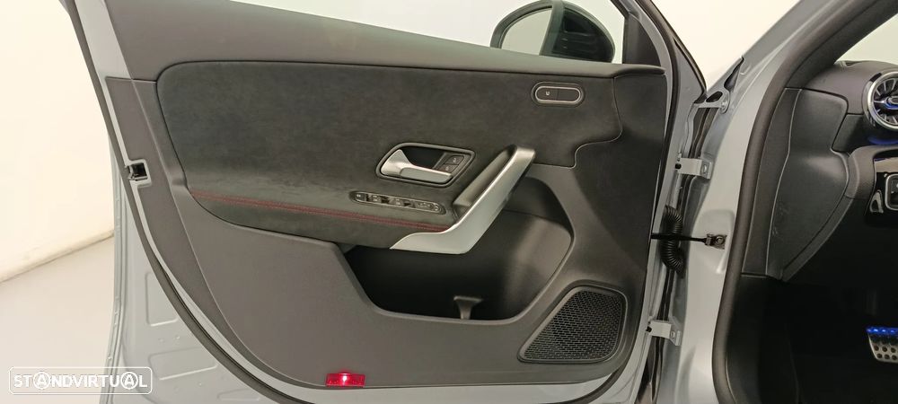 Mercedes-Benz A 200 Standard - 27