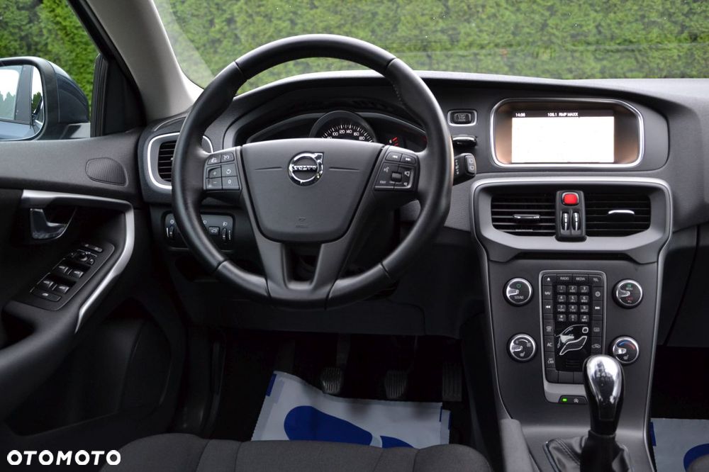 Volvo V40 D2 Drive-E SCR Momentum - 10