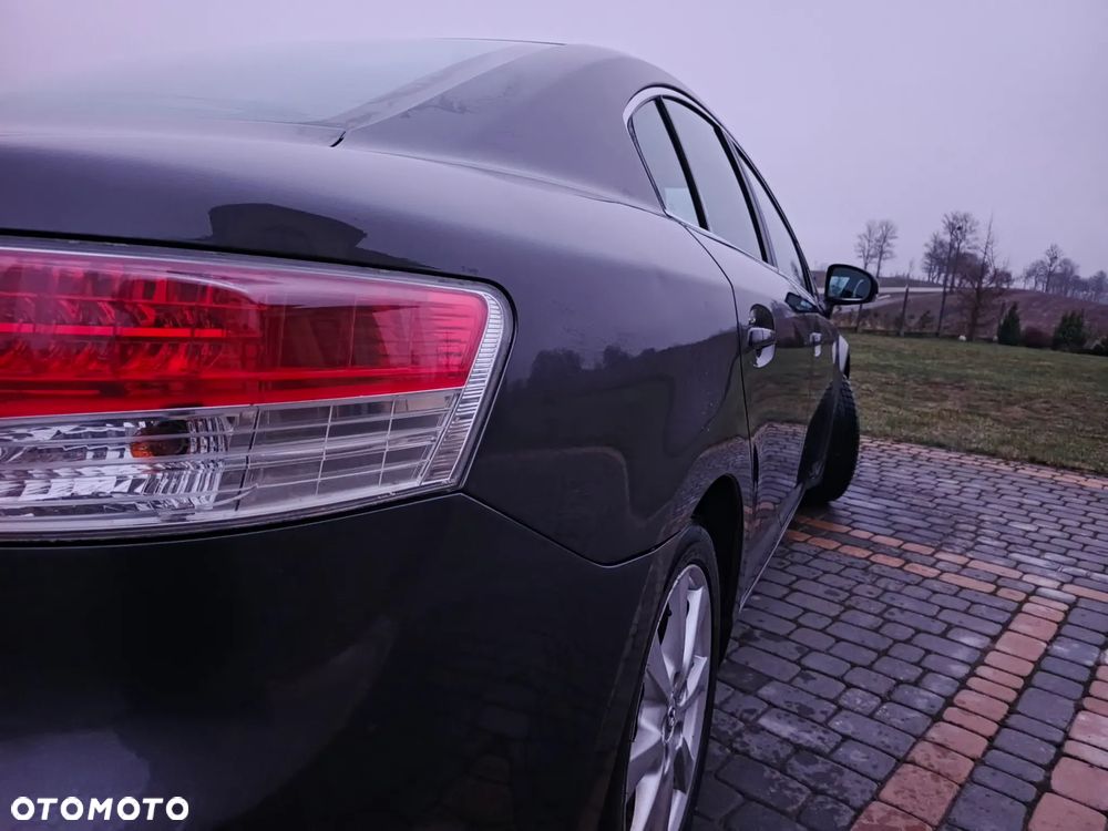 Toyota Avensis 2.0 D-4D Premium - 10