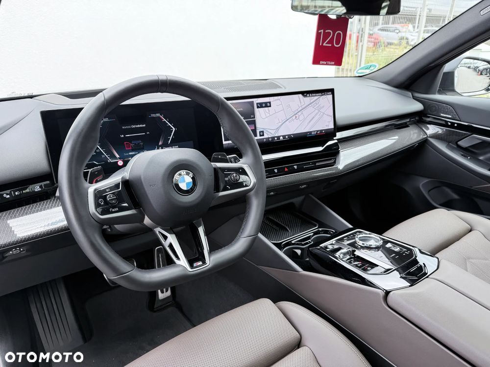 BMW Seria 5 520d xDrive - 28