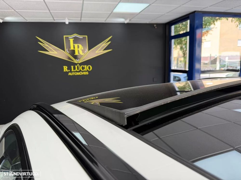 BMW 330 e Pack Desportivo M Auto - 22