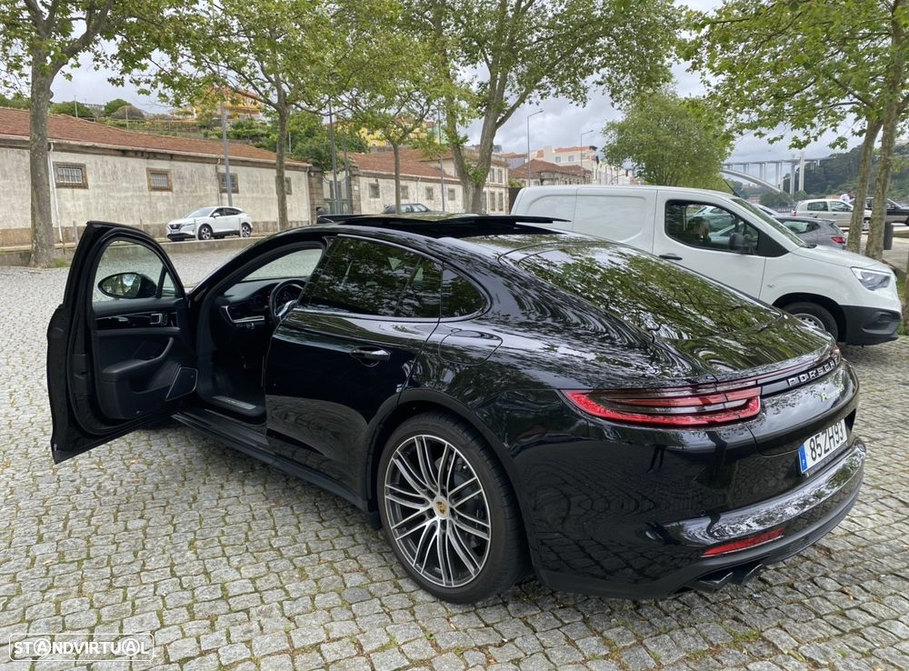 Porsche Panamera - 4