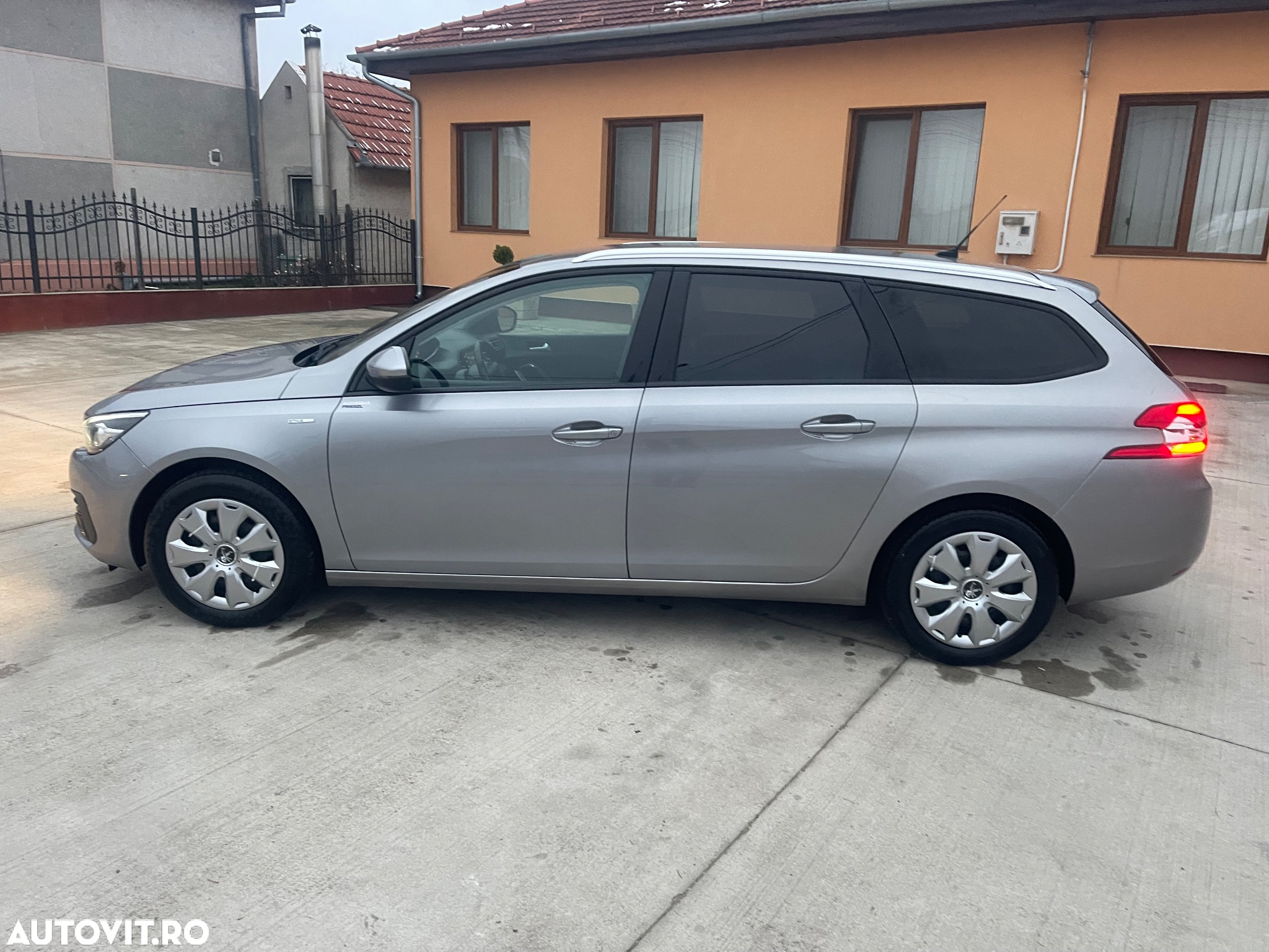 Peugeot 308 BlueHDi FAP 130 Stop & Start Allure Pack - 14