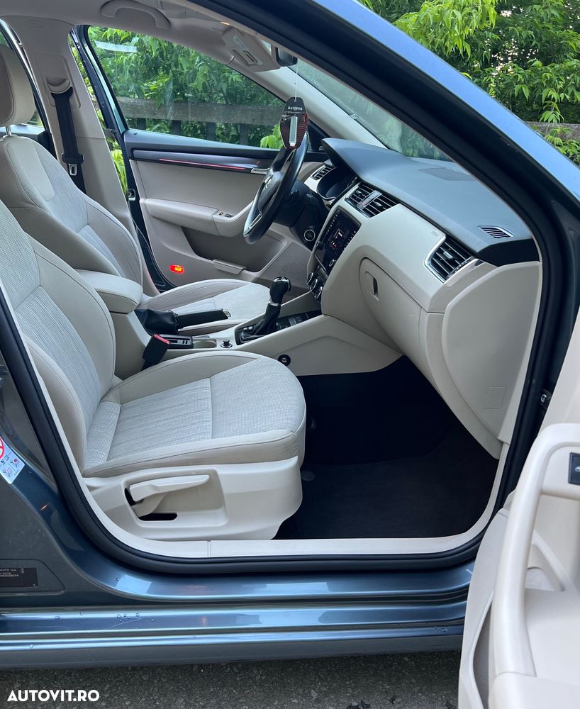 Skoda Octavia 1.6 TDI DSG Style - 10