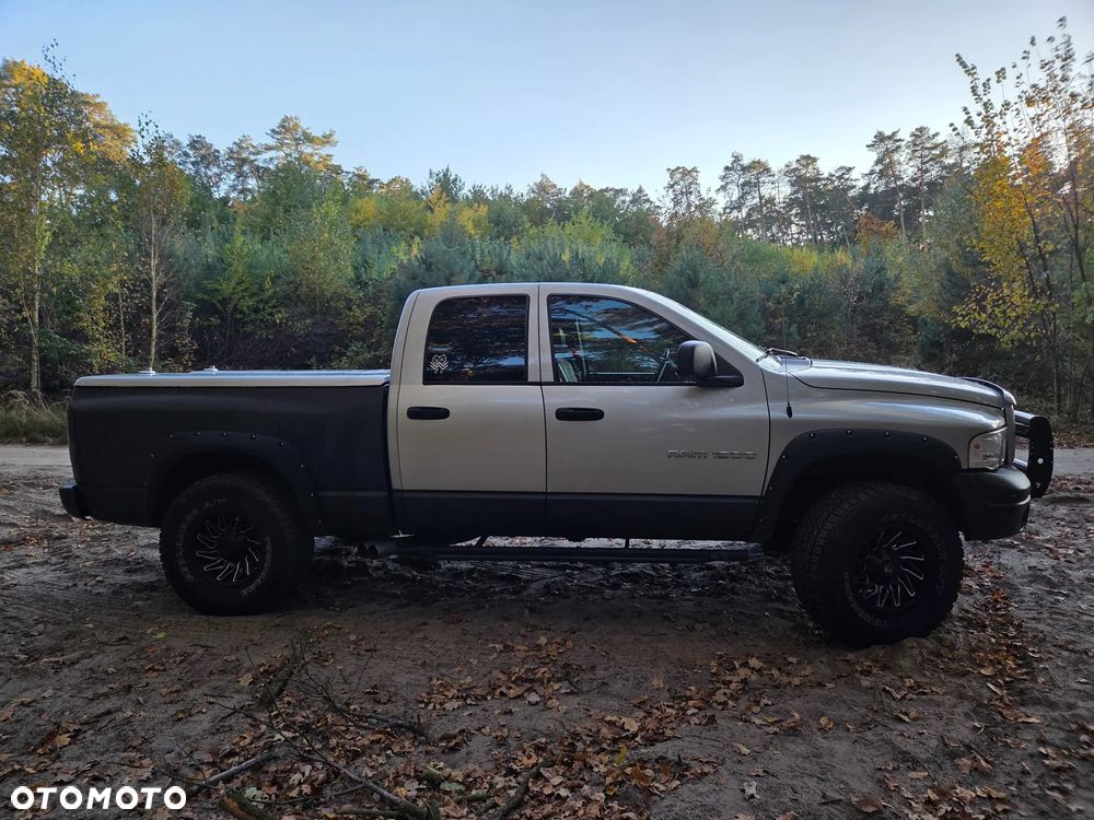 Dodge RAM 1500 5.7 4WD HEMI - 4