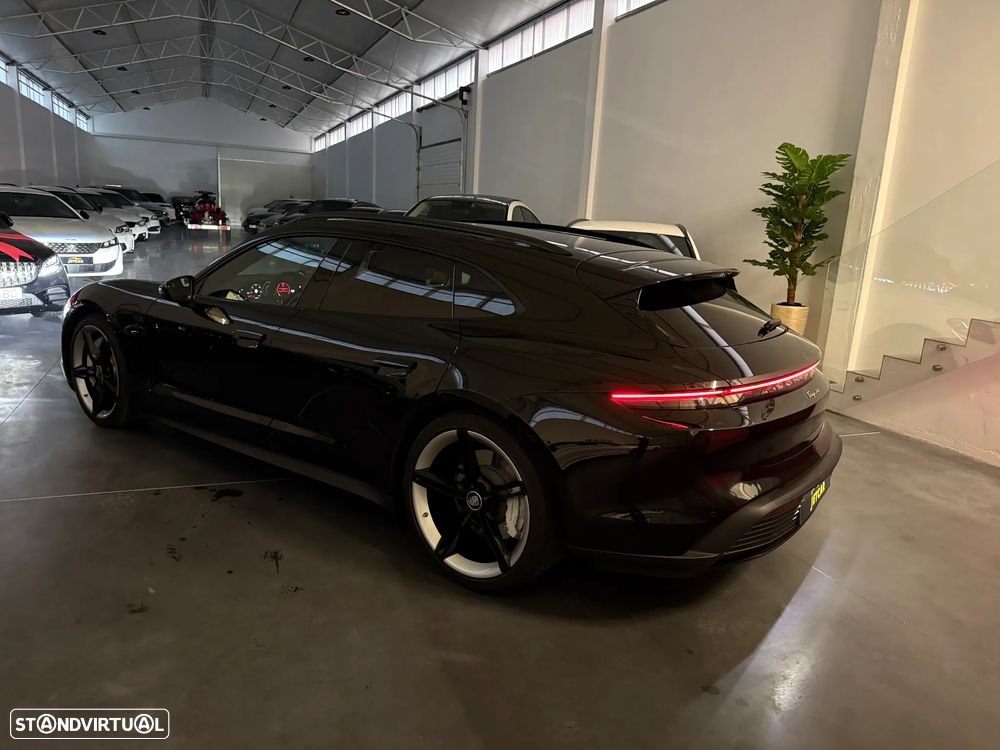 Porsche Taycan Sport Turismo Black Edition - 17