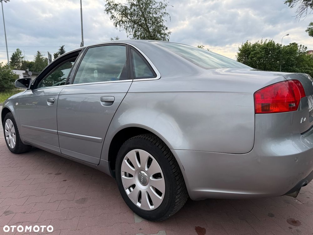 Audi A4 Limousine - 3