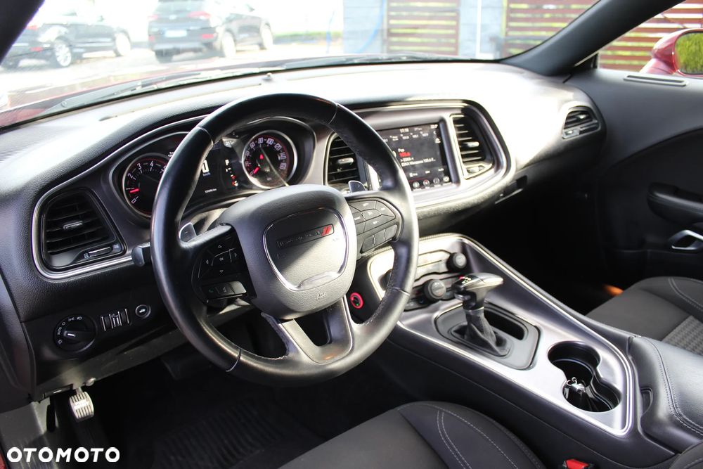 Dodge Challenger - 15
