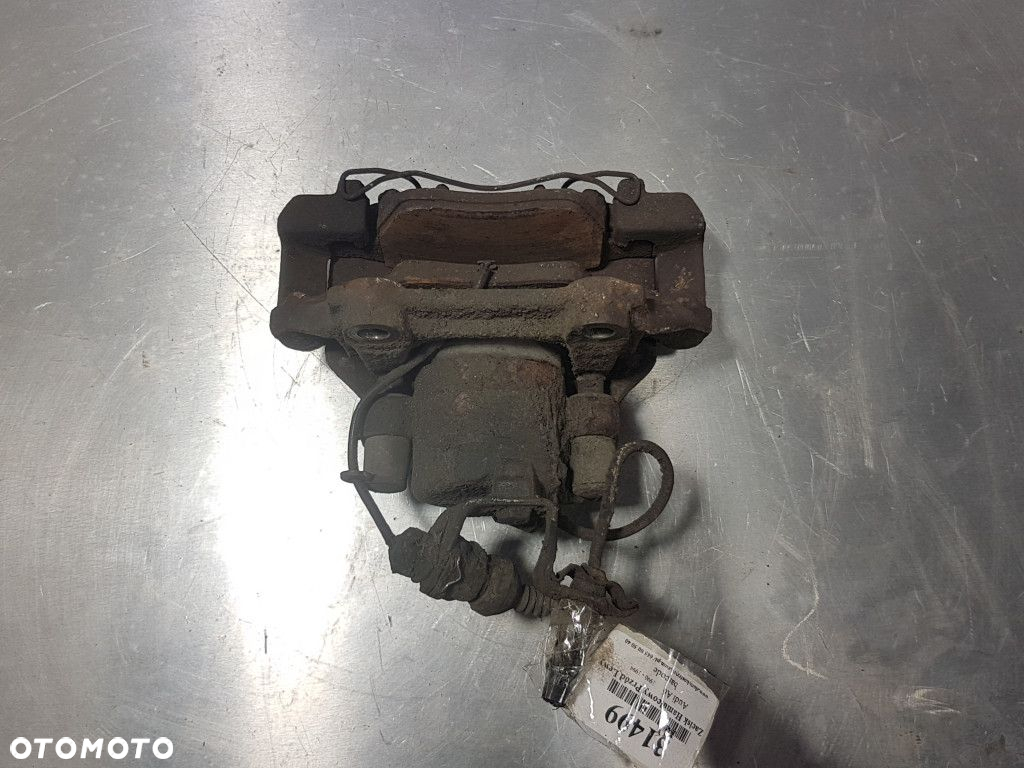 AUDI A6 C4 2.5 TDI ZACISK HAMULCOWY PRZÓD LEWY - 6