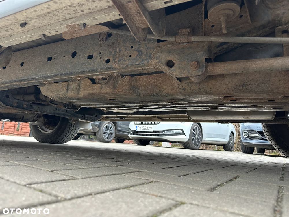 Toyota Land Cruiser - 39