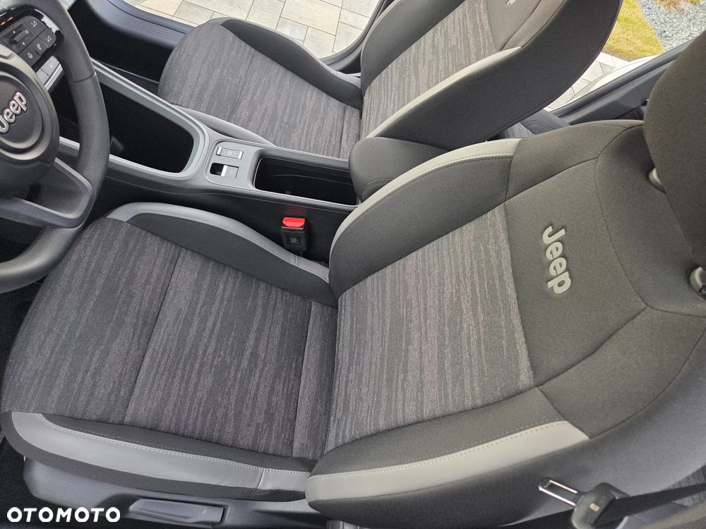 Jeep Avenger 54kWh Launch Edition - 13