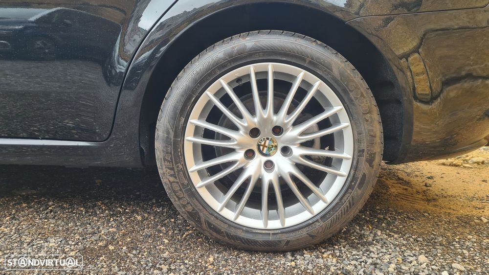 Alfa Romeo 159 Sportwagon 2.0 JTDm Distinctive P.Sport+ - 43