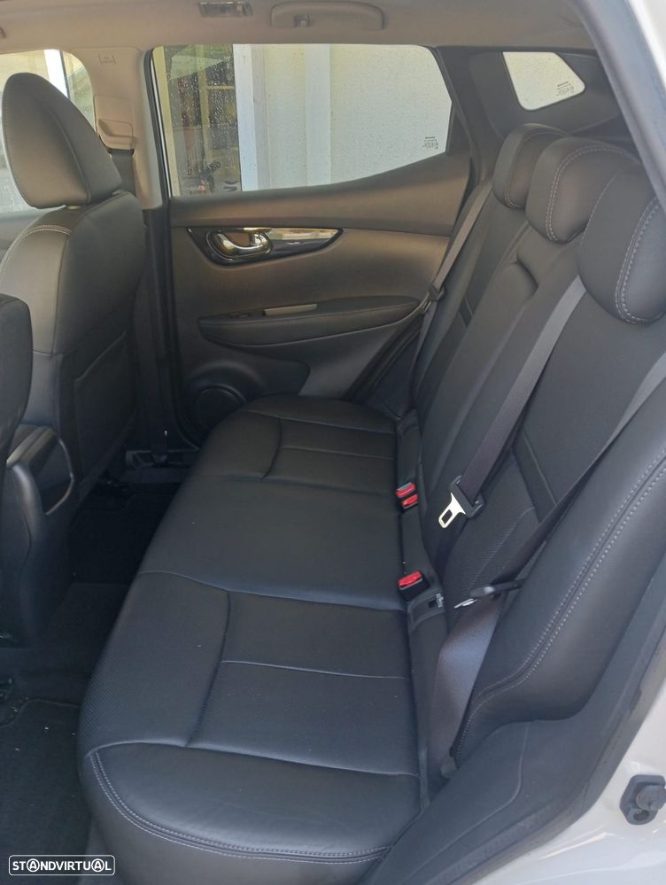 Nissan Qashqai 1.6 dCi Tekna Premium 17 Pele S Alcantara - 14