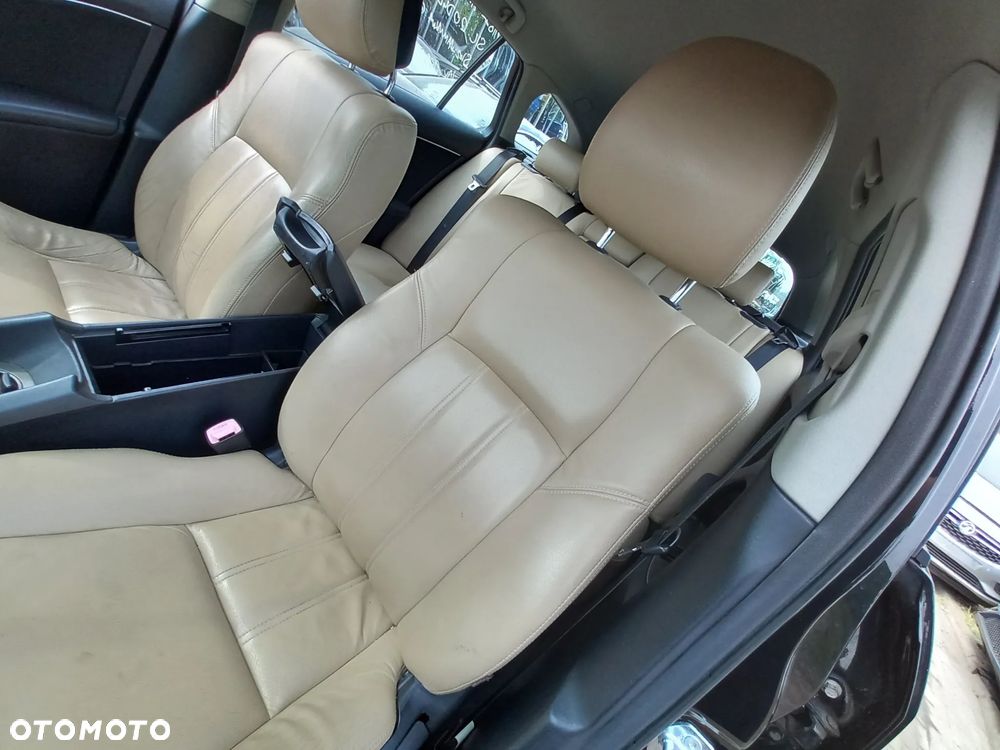 TOYOTA AVENSIS T27 FOTELE KANAPA KOMPLET SKÓRY JASNE UK - 2