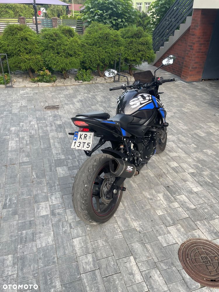 Suzuki GSX - 2