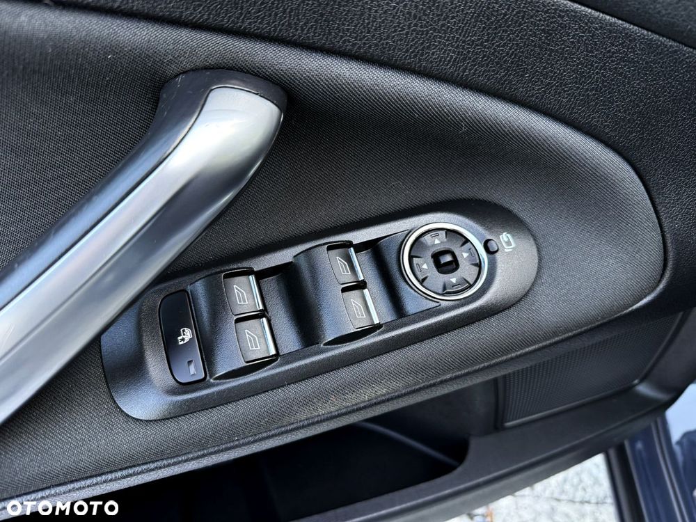 Ford Mondeo - 32
