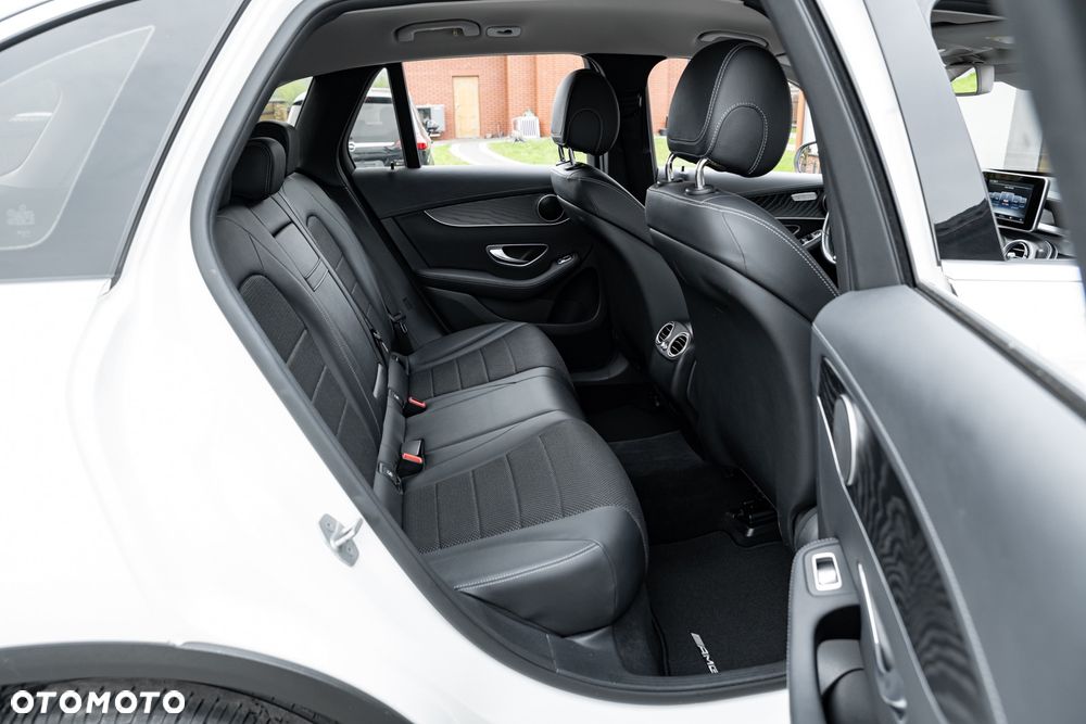 Mercedes-Benz GLC 250 d 4Matic 9G-TRONIC AMG Line - 22