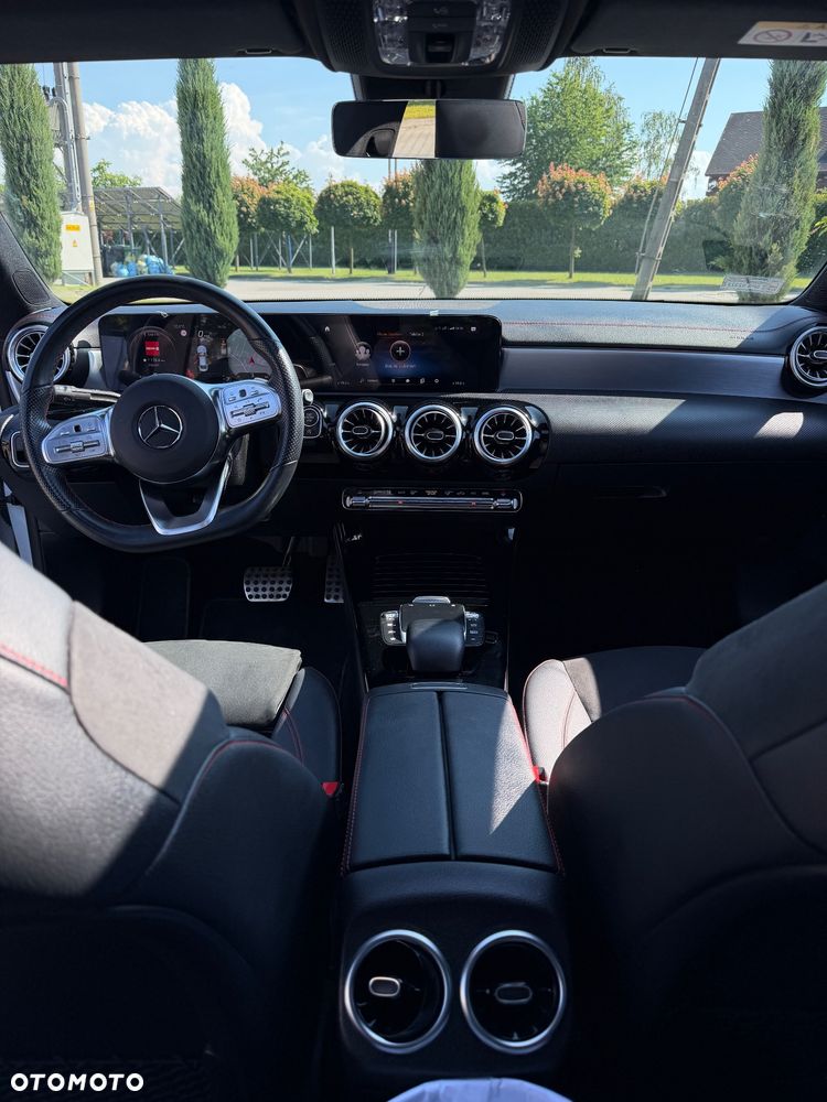 Mercedes-Benz CLA 200 4-Matic AMG Line 8G-DCT - 25