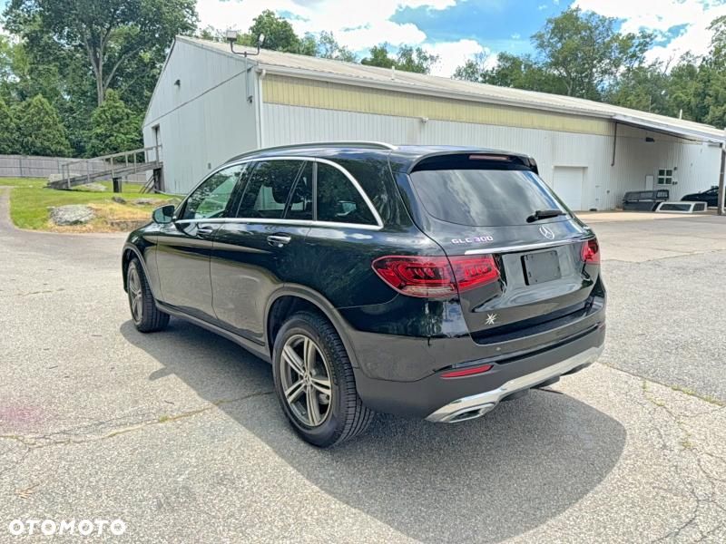 Mercedes-Benz GLC 300 4-Matic - 4