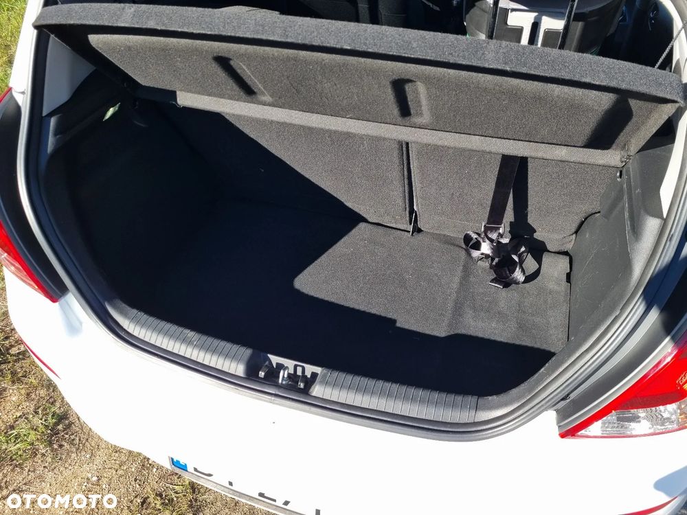 Hyundai i20 - 12