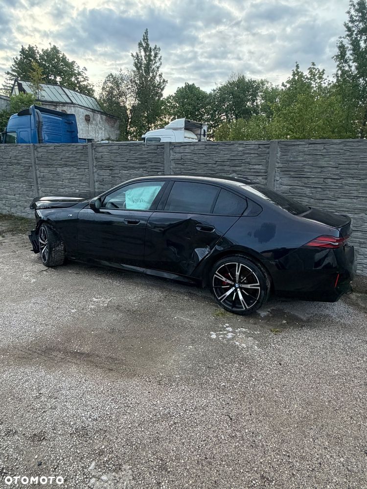BMW Seria 5 520d xDrive mHEV M Sport - 1