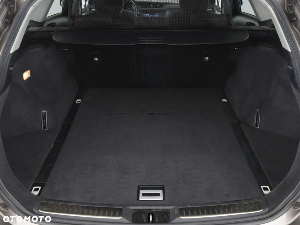 Toyota Avensis Touring Sports 1.8 Multidrive S Edition S+ - 20